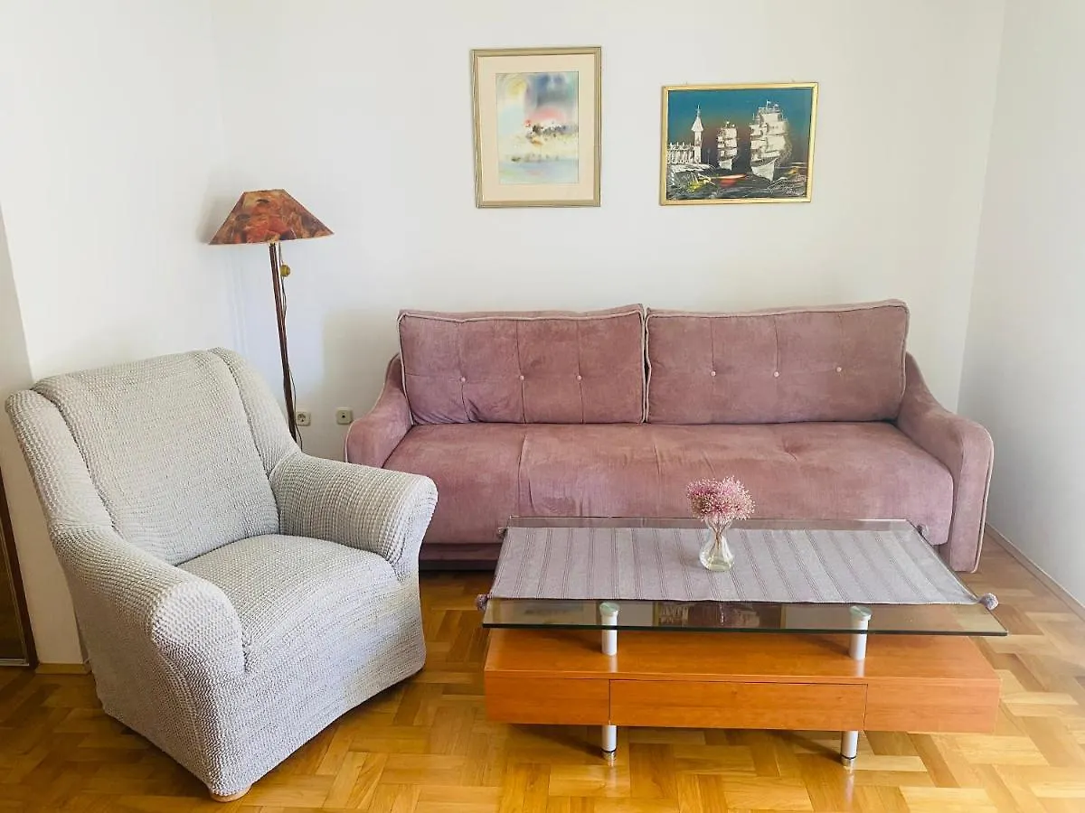 Paulina Apartment Split