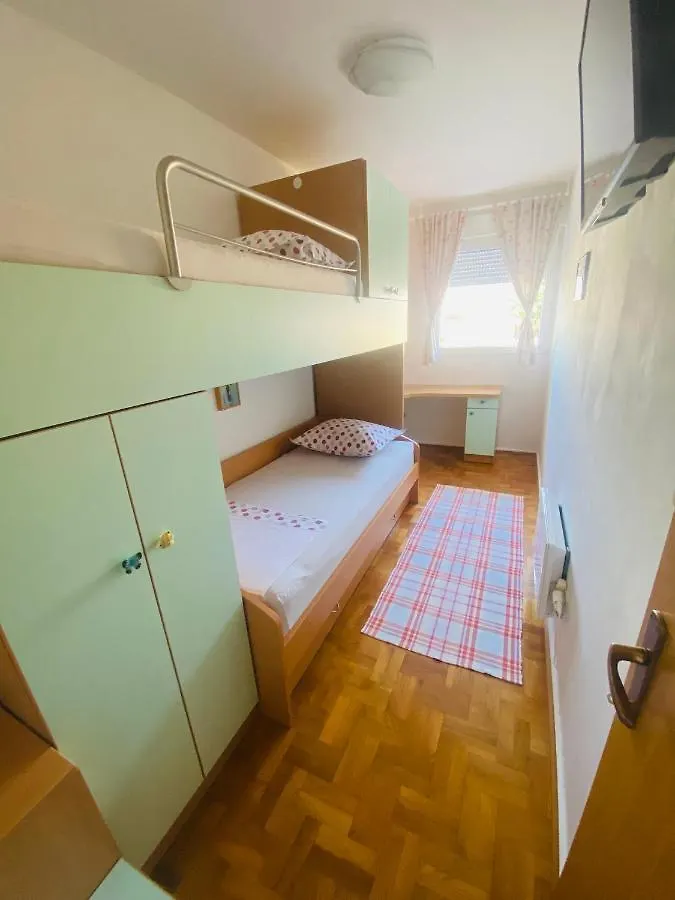 Paulina Apartment Split