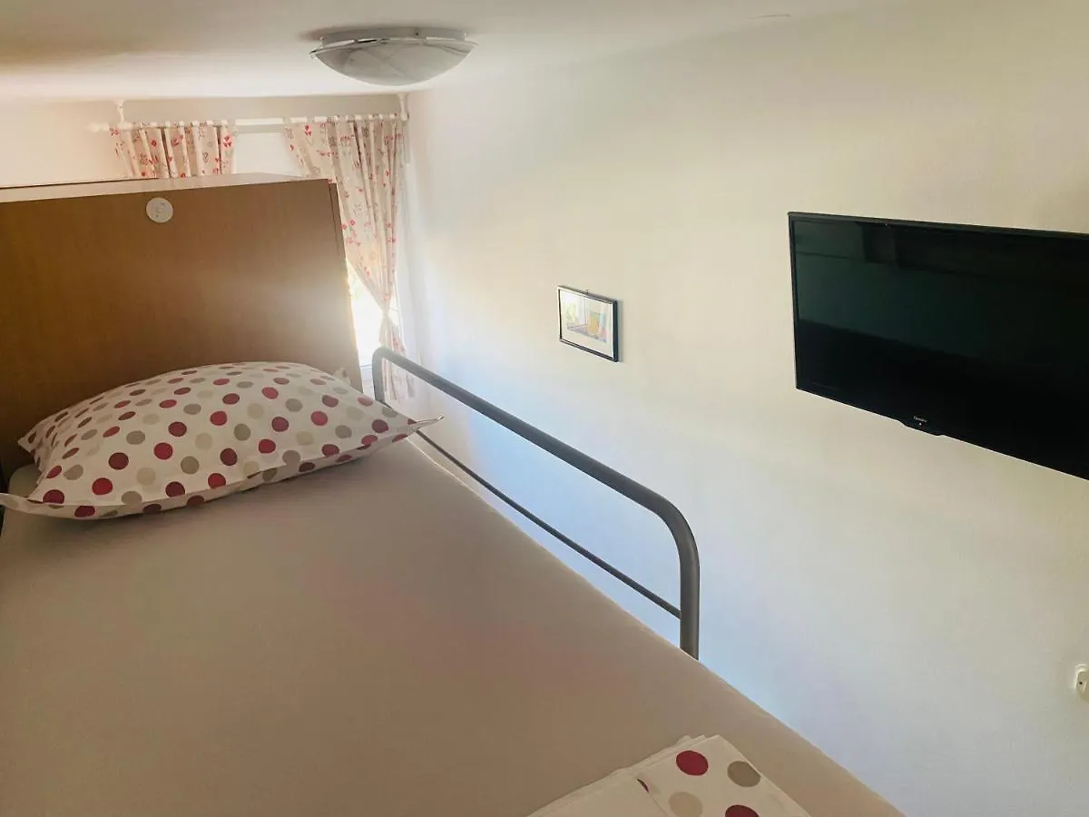 Paulina Apartment Split