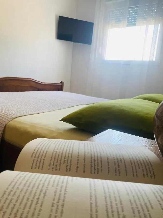 Paulina Apartment Split