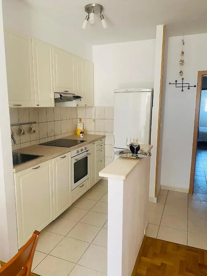 Paulina Apartment Split